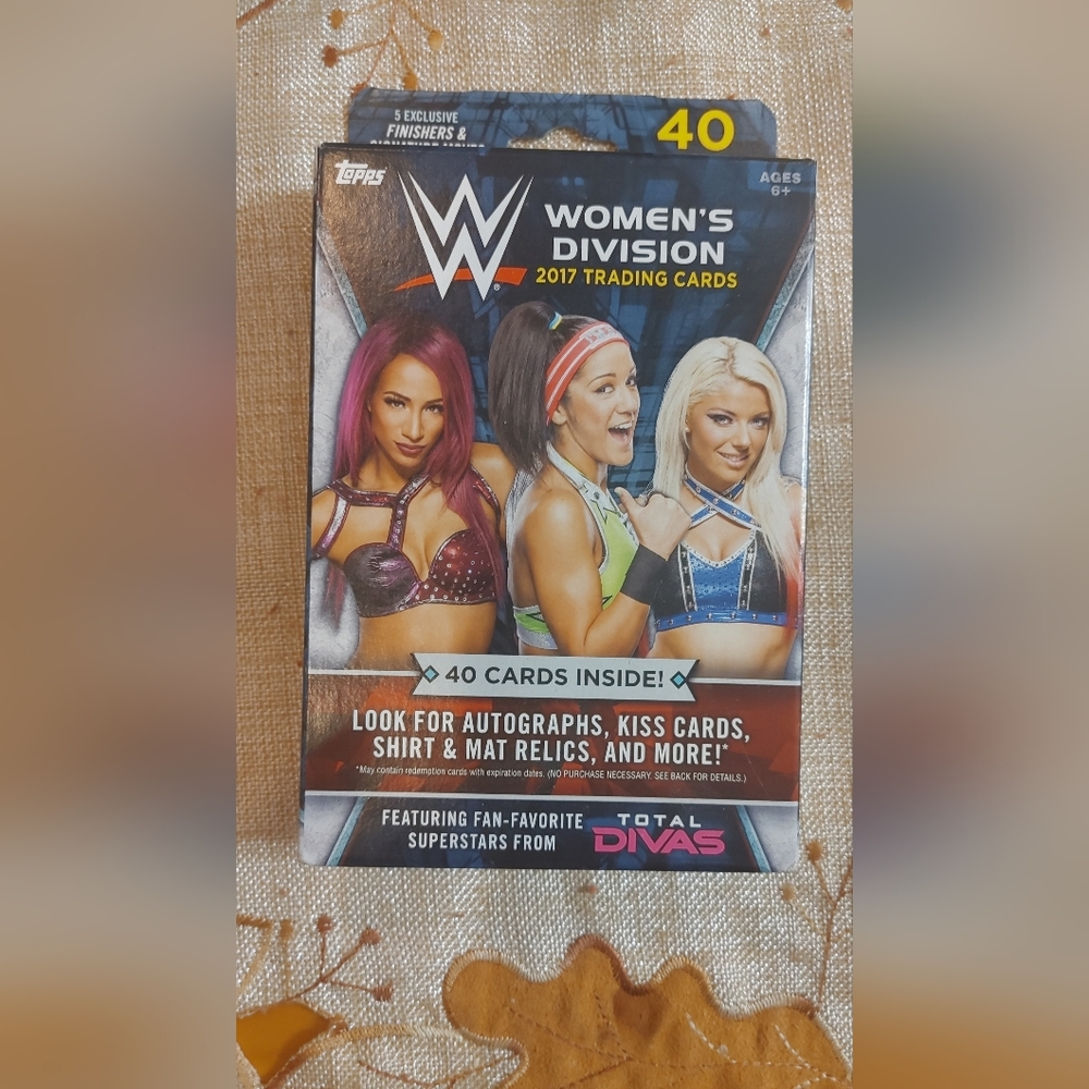 2017 TOPPS WWE WOMEN'S DIVISION HANGER PACK 1 BOX factory sealed